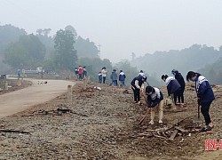 "Mỗi phần việc là một bông hoa tươi thắm dâng lên Đảng"