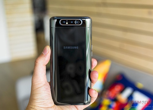 Samsung Galaxy A82 trở lại với camera lật