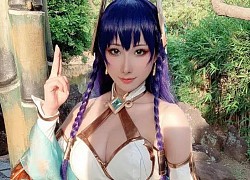 "Thiêu đốt" mọi ánh nhìn với cosplay Irelia Thánh Kiếm có tâm hồn cực đẹp