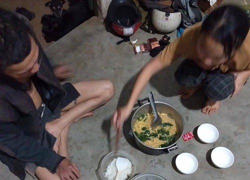 Vay tiền cho con đi nước ngoài nhưng ham chơi, bố mẹ còng lưng trả nợ