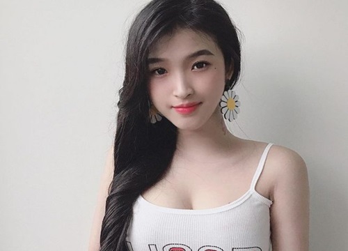 Xinh đẹp và gợi cảm, nàng hot girl Việt 2k2 bất ngờ được báo nước ngoài khen ngợi, chiêm ngưỡng nhan sắc càng thêm bất ngờ