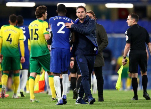 Chelsea sa thải Lampard: Cầu thủ góp sức "bẻ ghế"