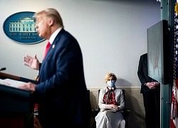 Cố vấn y tế nói Trump &#8217;sai lầm khi xử lý Covid-19&#8242;