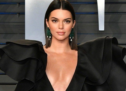 Ngắm thân hình "cực phẩm" của siêu mẫu đắt giá nhất thế giới Kendall Jenner