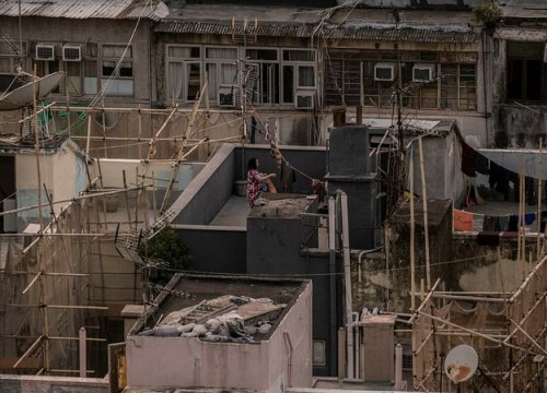 Ổ siêu lây nhiễm trong các 'căn hộ quan tài' Hong Kong