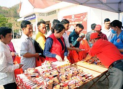 Thiết thực chăm lo Tết cho người nghèo, nạn nhân chất độc da cam và công nhân lao động