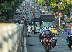 Buổi sáng đầu tiên TP.HCM nới lỏng giãn cách: Đường phố rộn ràng, người dân di chuyển dễ dàng khi không còn chốt kiểm soát