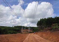 Hoàn thành đóng điện đường dây 220 kV Đông Hà Lao Bảo