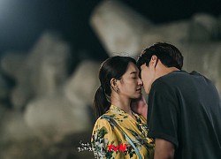 'Hometown ChaChaCha' tập 11: Lee Sang Yi thất tình, Min Ah tát Seon Ho không trượt phát nào để giấu chuyện yêu đương