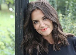 Katie Holmes bật mí cách dưỡng da và tóc cho các mẹ bận rộn