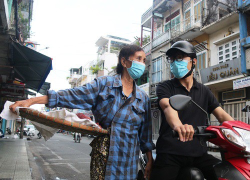 'Mệ đừng lo, khó mấy cháu cũng không bỏ học...'