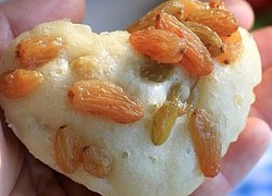 Món bánh bao chay nho khô lạ miệng