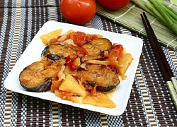 Cá nục kho thơm đưa cơm ngày mưa lạnh