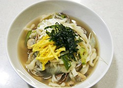 Cách làm phở Hàn Quốc với súp nghêu ngon tuyệt