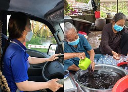 Nữ cử nhân Luật lái xe tải hỗ trợ khu cách ly khiến ai nấy nể phục