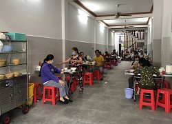 Quán phở, bún bò ở TP.HCM đắt hàng trong ngày đầu được bán tại chỗ