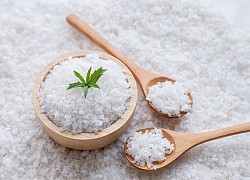 Rắc muối quanh nhà vào những ngày mưa, nghe vô lý nhưng tác dụng tuyệt vời