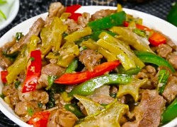 Thịt lợn xào khế hấp dẫn khiến ai cũng mê mẩn