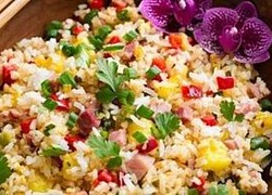 Cuối tuần rảnh rỗi làm cơm rang Hawaii, cực ngon lại lạ miệng cho cả nhà sum vầy