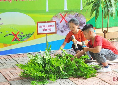 Học sinh Hương Khê thi tài phòng tránh tai nạn bom mìn