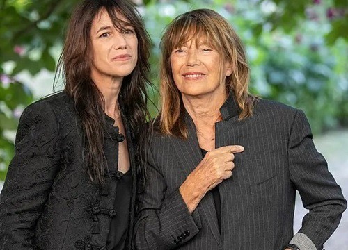 Con gái Jane Birkin muốn 'già tự nhiên' giống mẹ