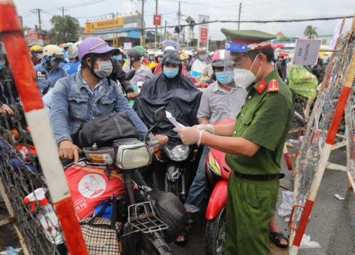 Gần 7.000 người làm đơn đón thân nhân về Sài Gòn