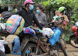 Hàng trăm người đi bộ từ Bình Dương lên Đắk Nông để về quê