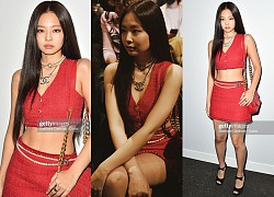 Jennie né không nổi cảnh bị dìm ở show Chanel: Chụp vội "chặt chém" sexy ná thở, ảnh chính thức "thánh body" lùn còn 1 mẩu