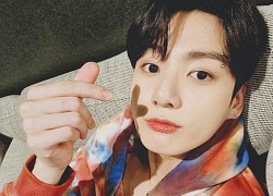 Jungkook BTS được hết dân xăm tới dân xỏ khuyên cảm ơn