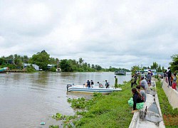 Kiên Giang: Sà lan chở đá va chạm vỏ máy, 2 người chết, 1 người mất tích