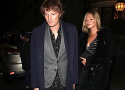 Siêu mẫu Kate Moss lên đồ đầy thần thái nhưng không giấu được vẻ già nua khi đi bên cạnh tình trẻ kém 13 tuổi