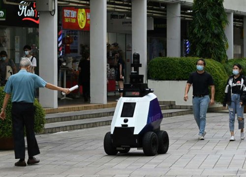 Singapore đưa robot cảnh sát vào hoạt động