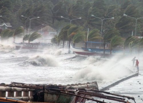 Bão chồng bão trên biển Đông