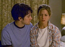 Cảnh phim như tra tấn của Jake Gyllenhaal và Jennifer Aniston