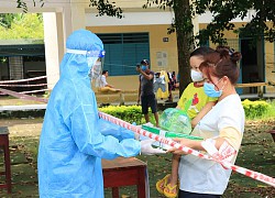 Đại tá Đinh Văn Nơi yêu cầu công an các xã chuyển nhanh gạo, sữa, thuốc cho người dân về quê