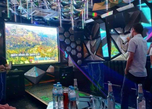 Hát karaoke mùa dịch, hiệu trưởng, hiệu phó ở Quảng Trị đối diện nhiều án kỷ luật