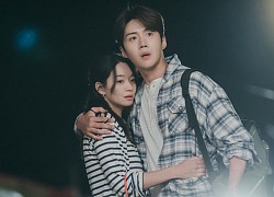 Hometown Cha-Cha-Cha tự dưng sến muốn xỉu, nhìn Shin Min Ah yêu mà tưởng "công chúa bong bóng" tuổi 15