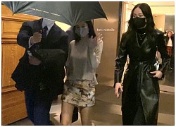 Jennie (BLACKPINK) diện đồ nửa kín nửa hở đi chơi ở Paris khiến netizen phát sốt