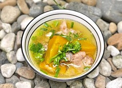 Món canh bí đỏ sườn non ngon bổ dưỡng cho cả nhà