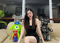 Lộ danh tính gái xinh chơi Bearbrick tiền tỷ làm netizen choáng váng