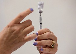 Vaccine Pfizer bảo vệ nữ giới tốt hơn so với nam giới