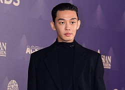 Yoo Ah In lại giật cúp Ảnh đế ở LHP Busan 2021, "quý ông cực phẩm" Lee Byung Hun cũng được xướng tên