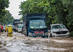 2 người ở Yên Bái bị lũ cuốn, Hà Nội đêm nay chuyển lạnh 20 độ C