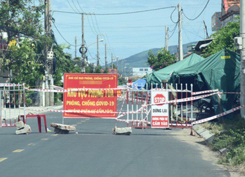 Cách ly tại nhà nhưng đi cà phê, hớt tóc, 2 ngư dân 'làm khổ' cả làng