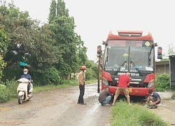 Đắk Lắk: Hy hữu thiếu niên 16 tuổi lái xe khách giường nằm giữa phố