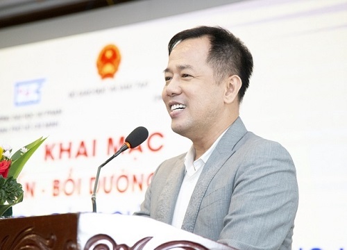 GS Huỳnh Văn Sơn: Học online, phụ huynh nên giảm kỳ vọng