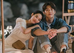 'Hometown ChaChaCha' tập 13: Kim Seon Ho cắn răng 'tận hưởng' món quà mặn chát bạn gái tự làm ngày sinh nhật