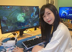 Lần đầu câu cá thành công trong game, nữ streamer suýt gặp rắc rối vì ăn mừng tới mức lộ cả vòng 1