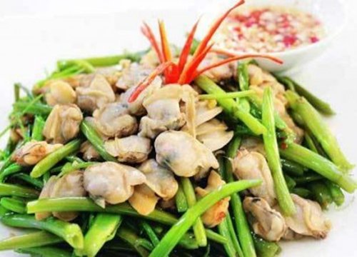 Món ngao xào rau muống độc đáo hấp dẫn