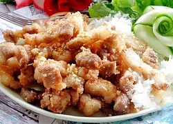 Món thịt heo chiên xóc tỏi giòn rụm lạ miệng